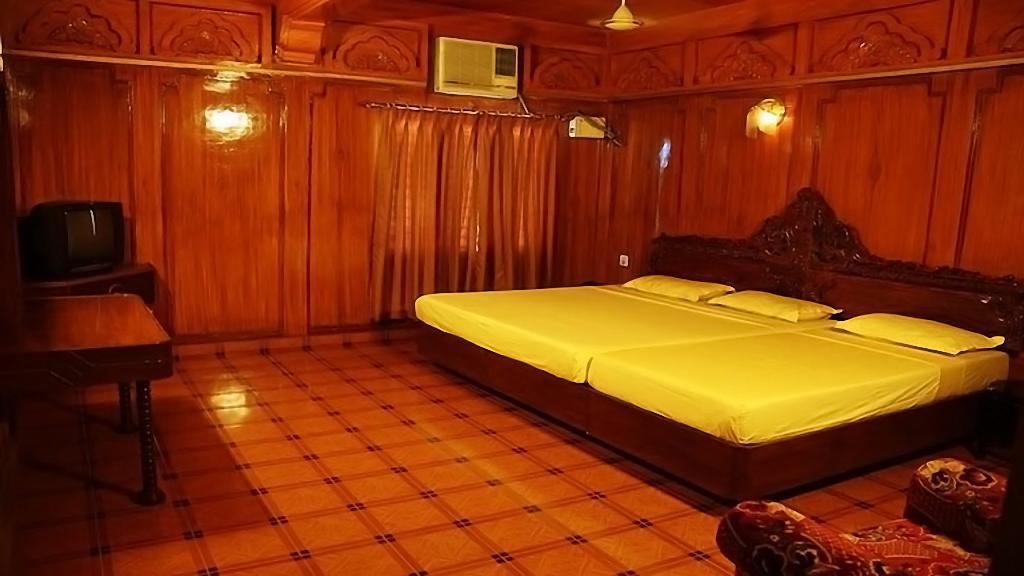 Hotel Sagar Kambam Exterior foto